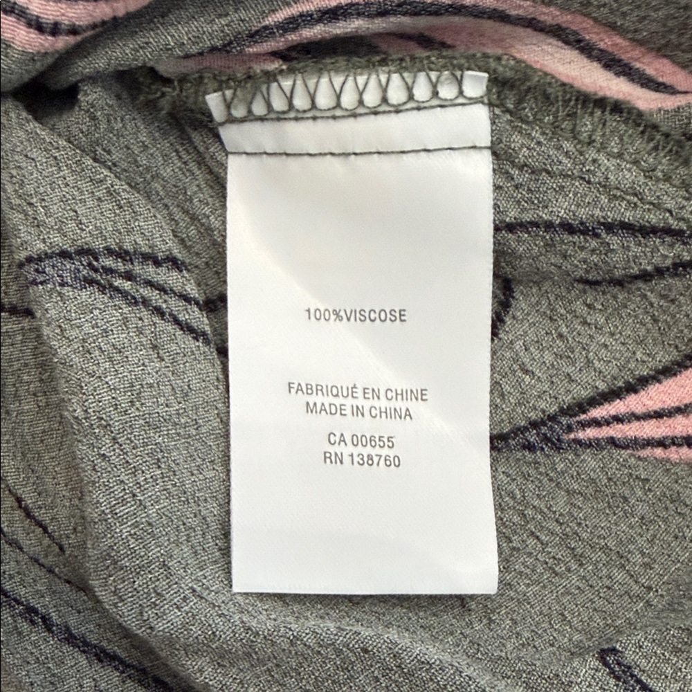 Reitmans Olive & Pink Leaf Print Wrap Blouse – Size XL - Picture 6 of 6